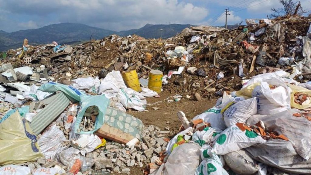 Bayraklı Belediyesi’ne Çevre Kirliliğinden İdari Ceza