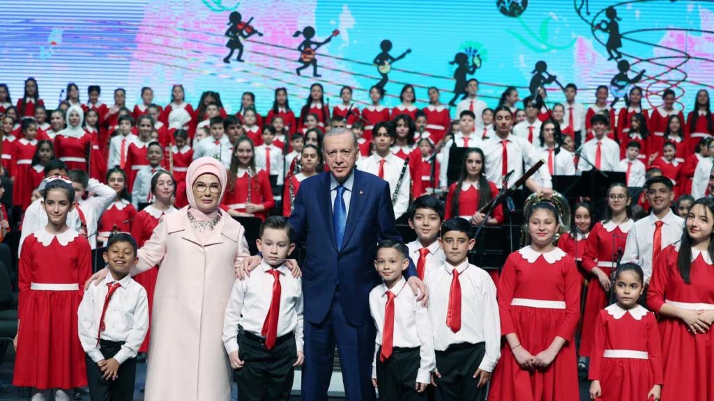 Erdoğan, 23 Nisan Ulusal Egemenlik ve Çocuk Bayramı’nda Çocuklarla Buluştu