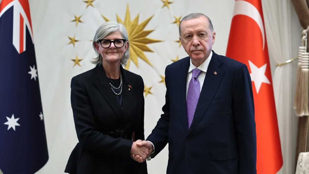 Erdoğan, Avustralya’nın Yeni Genel Valisi Sam Mostyn’i Resmen Karşıladı