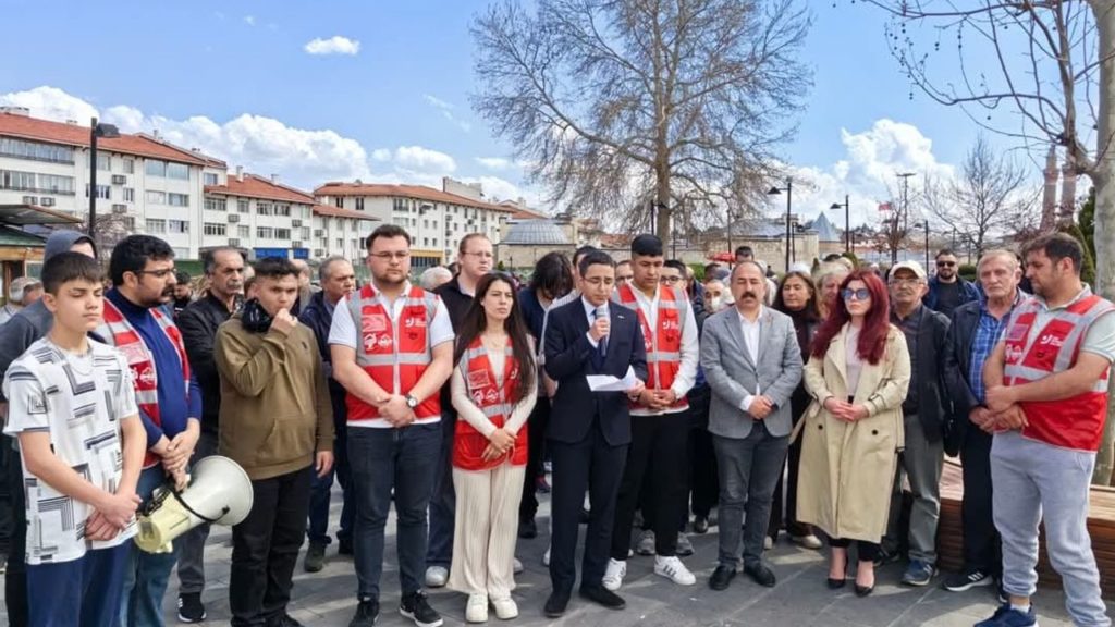 Halkçı Liseliler Sivas’ta Öğretmenlerin Proje Okulları Uygulamasına Tepki Gösterdi