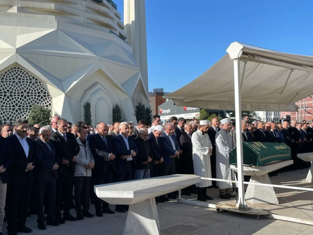 İsmet Yılmaz’ın ağabeyi Tacettin Yılmaz son yolculuğuna uğurlandı