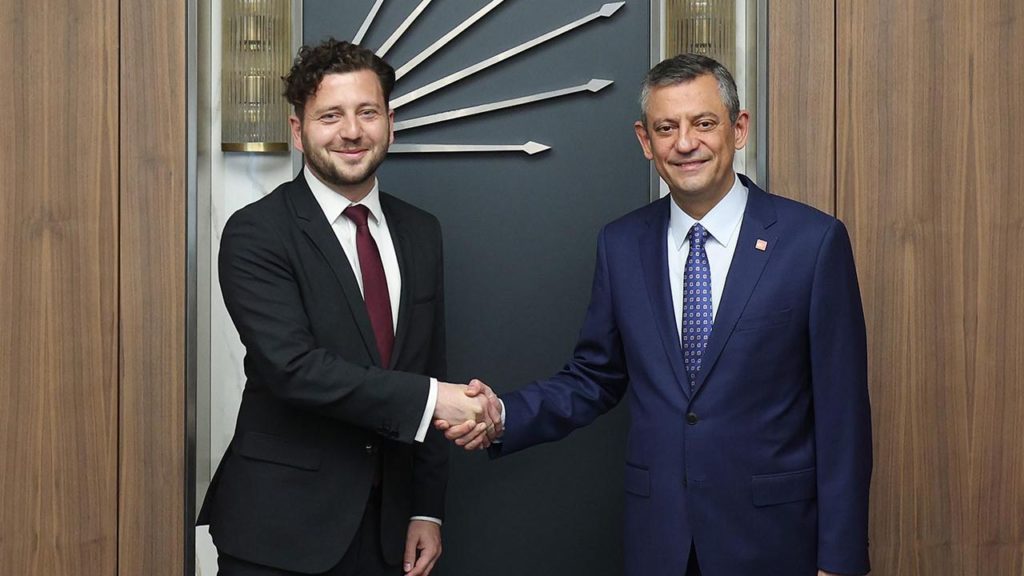 Özgür Özel, Yeşiller Partisi Heyetiyle Görüştü