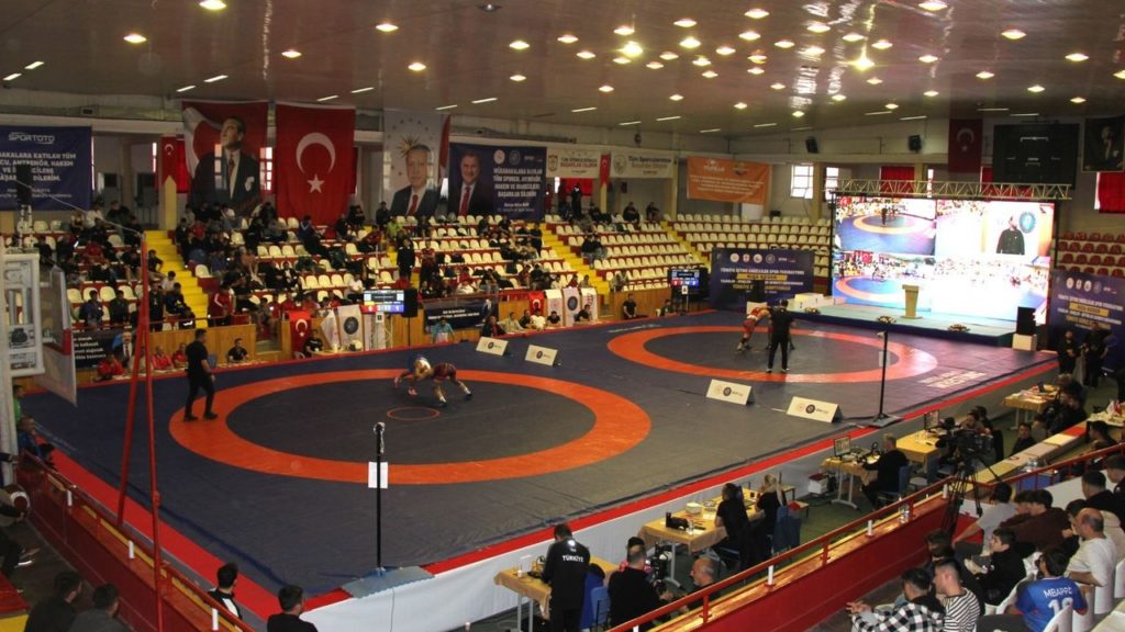 Rıza Keser İşitme Engelliler Güreş Şampiyonası Sivas’ta Devam Ediyor