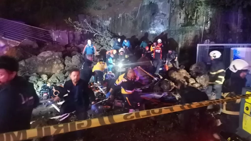 Samsun’da Toprak Kayması: Aile Trajediyle Karşılaştı