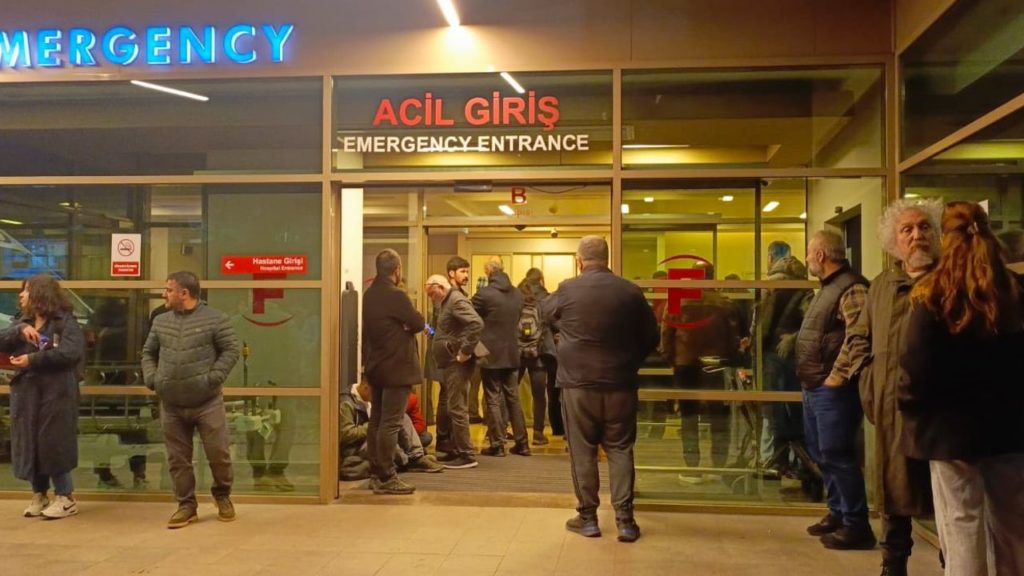 Sırrı Süreyya Önder Ameliyatta, Durumu Ciddiyetini Koruyor