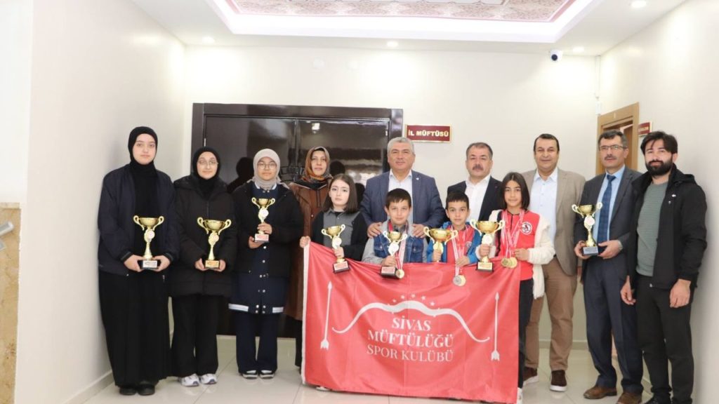 Sivaslı Okçular Erzurum Bölge Elemelerinden 12 Dereceyle Döndü