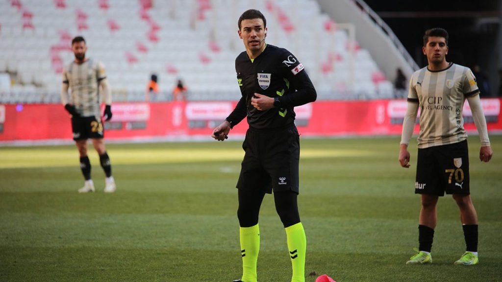 Sivasspor, Çaykur Rizespor ile Kritik Maçta Karşılaşıyor