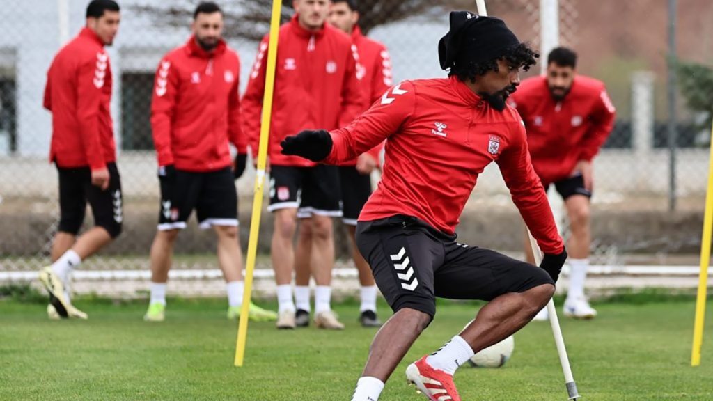 Sivasspor, Fenerbahçe Maçına Hazırlanıyor