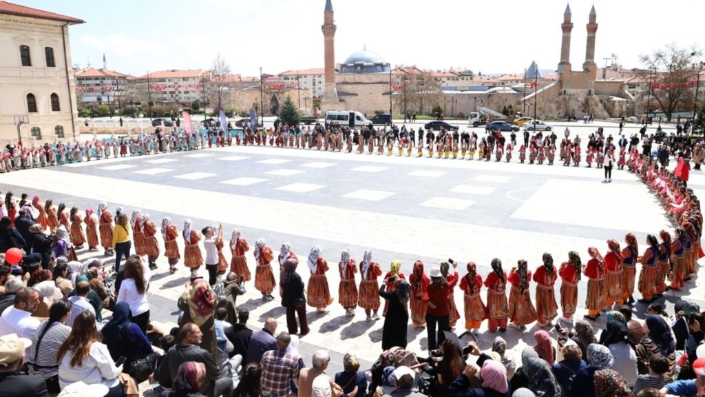 Sivas’ta 23 Nisan ve TBMM’nin Açılışının 105. Yıl Dönümü Coşkuyla Kutlandı