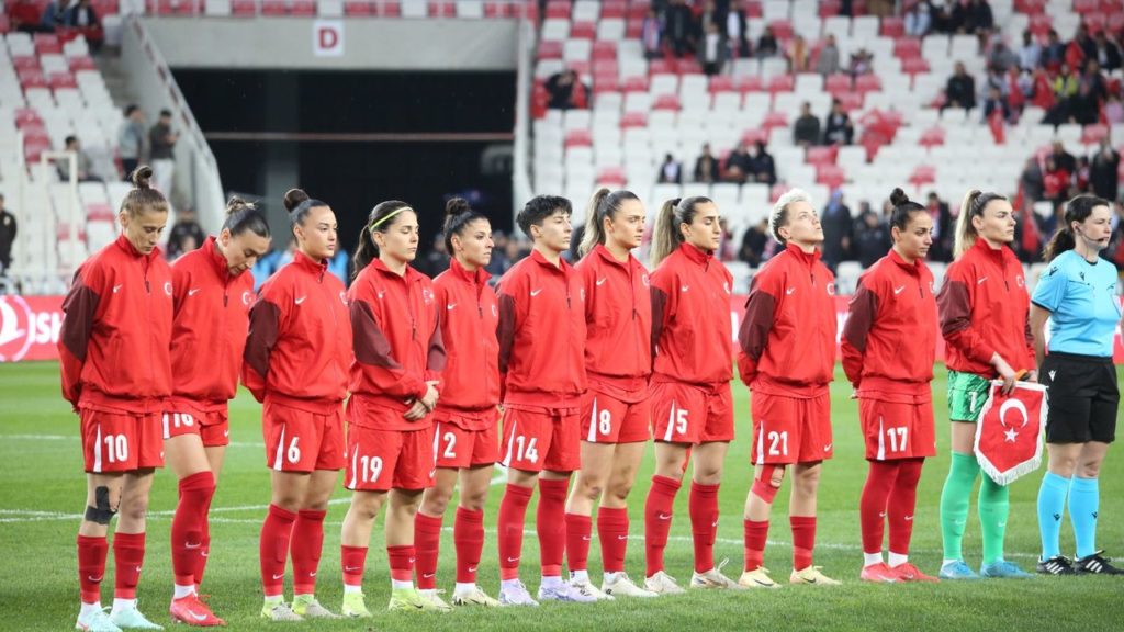 Sivas’ta A Milli Kadın Futbol Takımı Slovenya’ya Yenildi