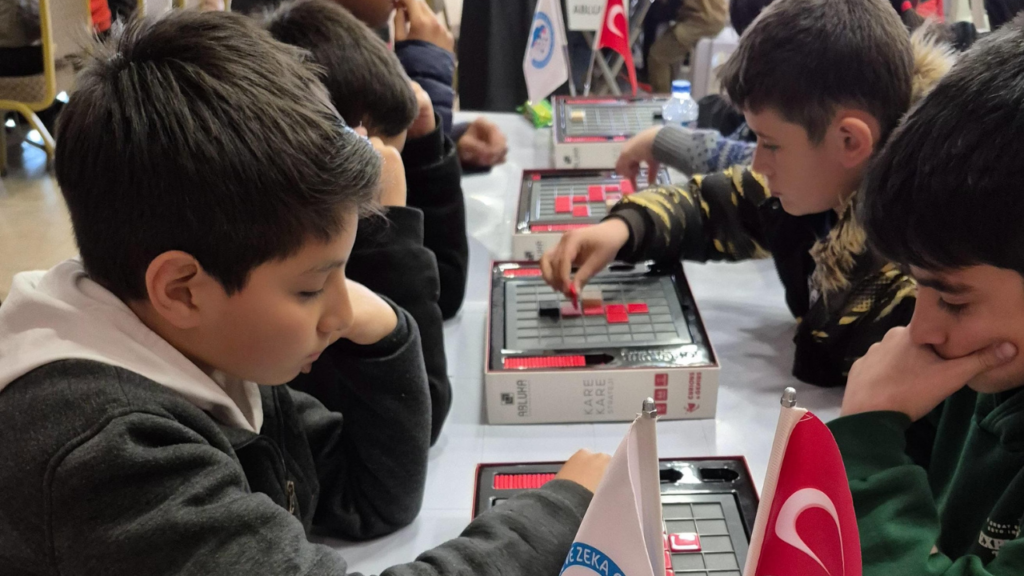 Sivas’ta Akıl ve Zeka Oyunları Turnuvası İl Finali Yapıldı