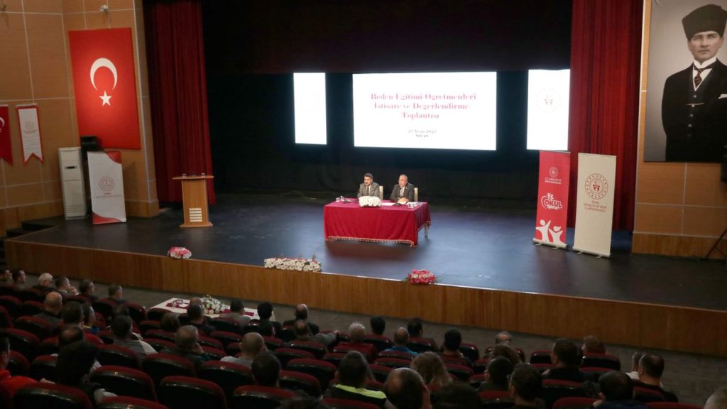 Sivas’ta Okul Sporları ve Gençlik Faaliyetleri Masaya Yatırıldı