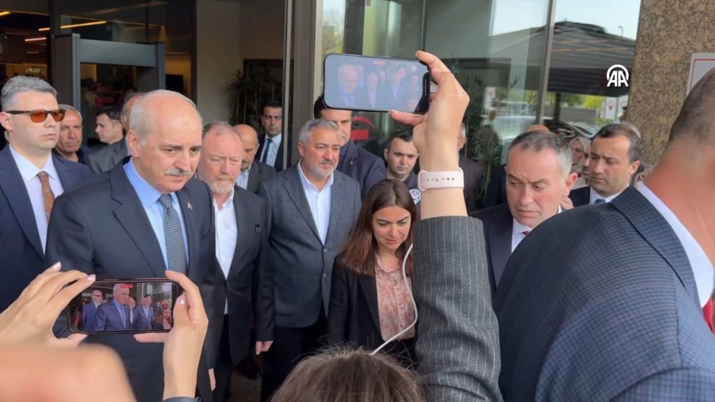 TBMM Başkanı Kurtulmuş, Sırrı Süreyya Önder’i Hastanede Ziyaret Etti