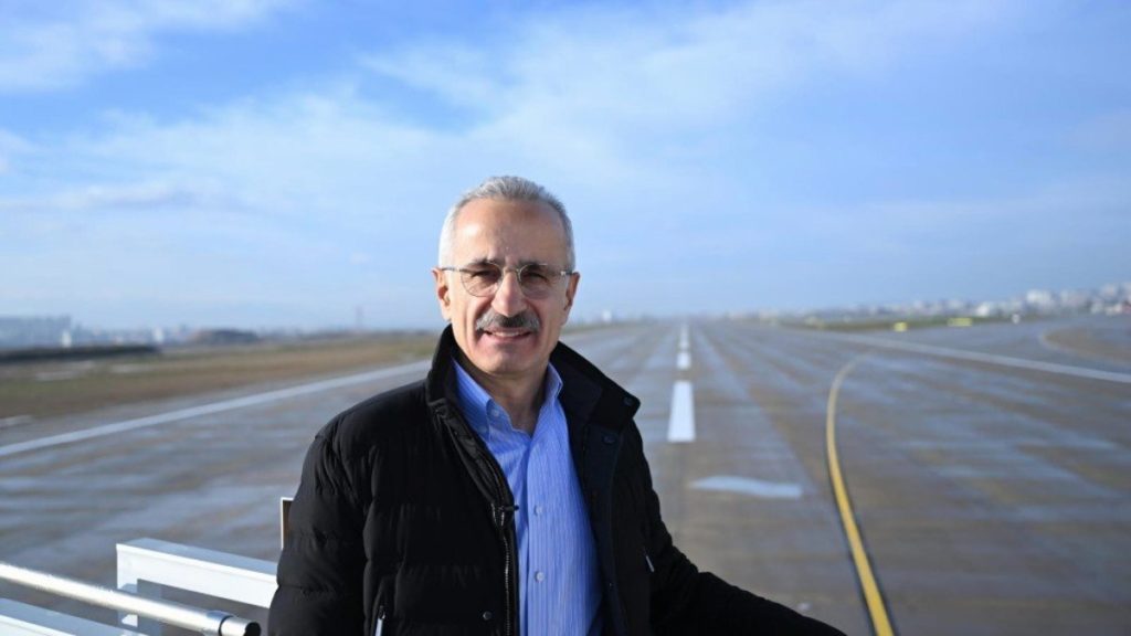 Türkiye Ulaştırma Alanında Yeni Dönem: İstanbul Havalimanı’nda Üçlü Pist Operasyonları