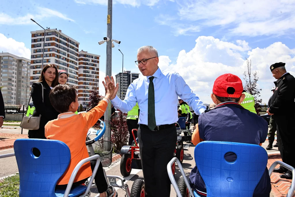 Sivas’ta Trafik Haftası Farkındalık Etkinlikleri Yoğun Katılımla Kutlandı