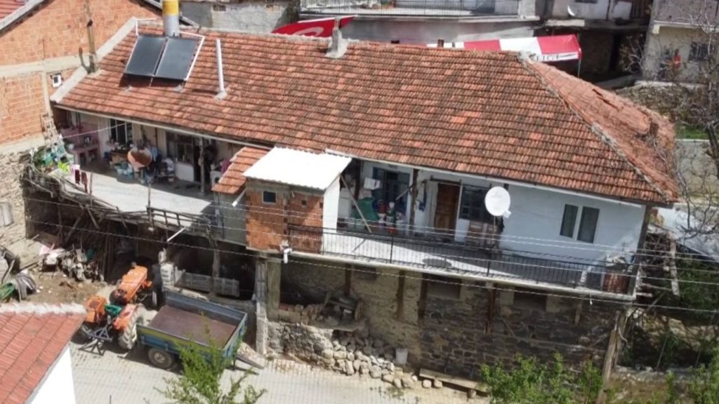 Afyonkarahisar’da Şehit Ailesine Devlet Desteği: Ev Yenileme Çalışmaları Başladı