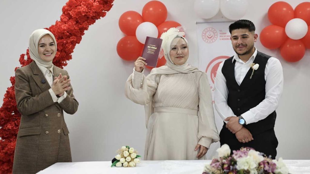 Aile ve Sosyal Hizmetler Bakanı Mahinur Özdemir Göktaş Yozgat’ta önemli açıklamalarda bulundu