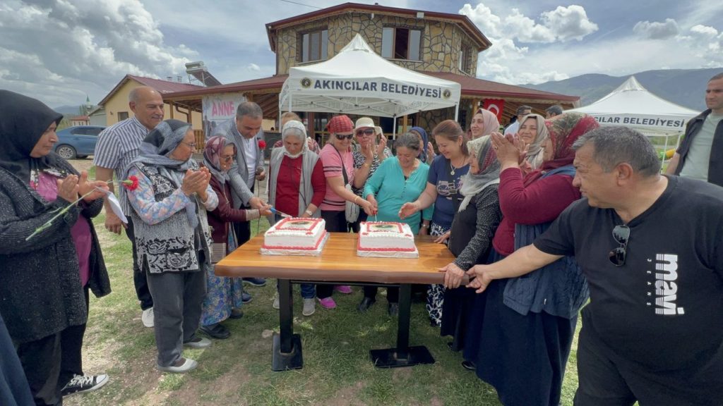 Akıncılar Belediye Başkanı Murat Sevinç’ten Anneler Günü Kutlaması