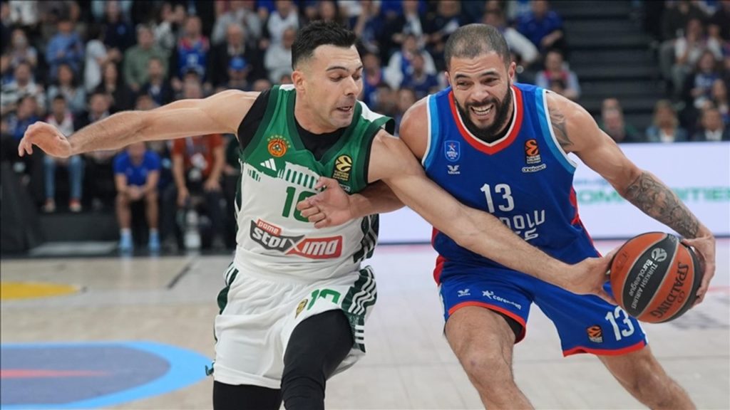 Anadolu Efes ve Panathinaikos EuroLeague Play-Off Mücadelesi Devam Ediyor