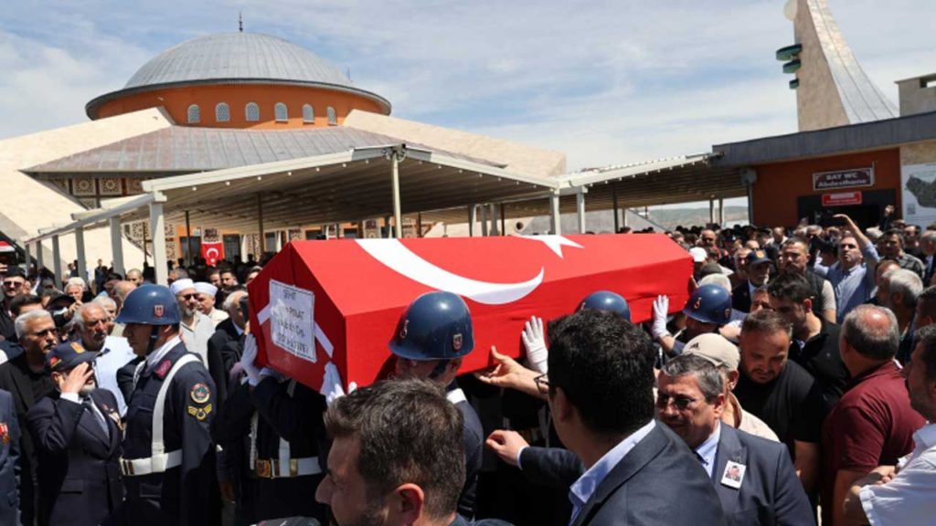 Ankara’da Görev Şehidi Jandarma Astsubay Kıdemli Çavuş Emre Polat Sivas’ta Son Yolculuğuna Uğurlandı