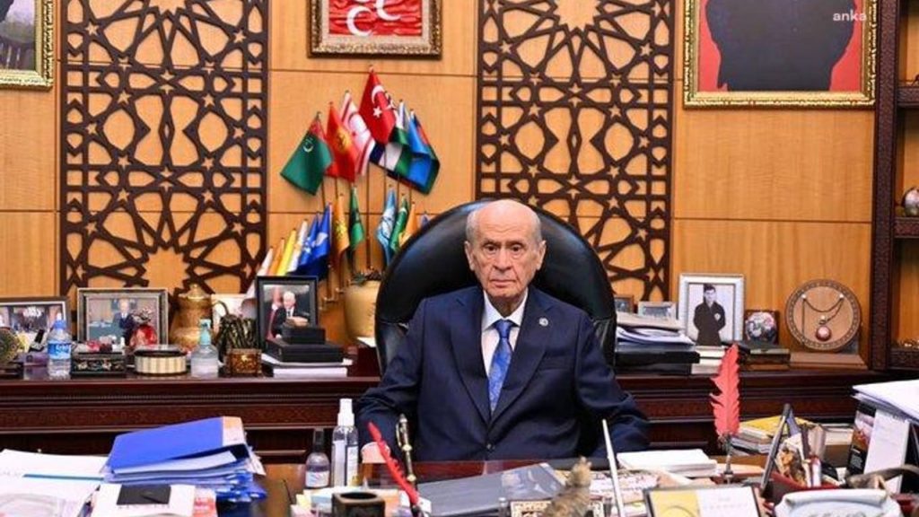 Devlet Bahçeli’den Anneler Günü Mesajı