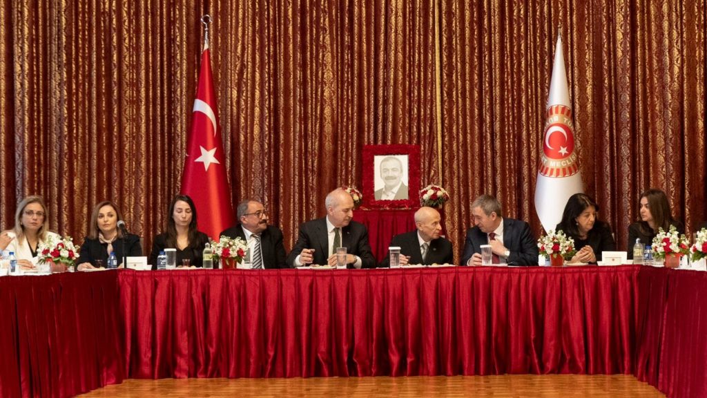 Devlet Bahçeli’den Sırrı Süreyya Önder’e Taziye Ziyareti