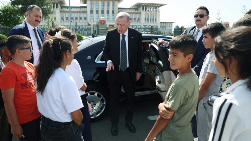 Erdoğan’dan Adıyamanlı Çocuklarla Sürpriz Buluşma