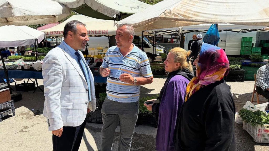 İlçede Halk Pazarı Esnaf ve Vatandaşlarla Buluştu