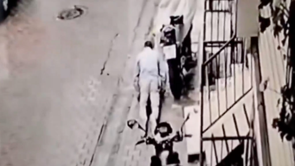 İstanbul Küçükçekmece’de Çirkin Olay Güvenlik Kameralarına Yansıdı