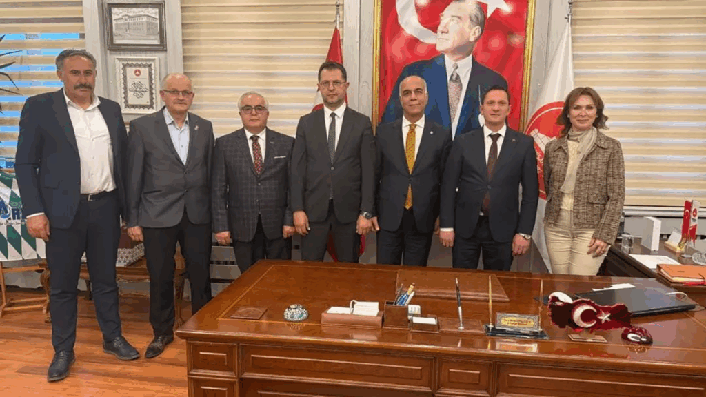 İYİ Parti Sivas İl Başkanı Volkan Karasu, Koyulhisar Belediye Başkanı Bora Karakullukçu’yu Ziyaret Etti