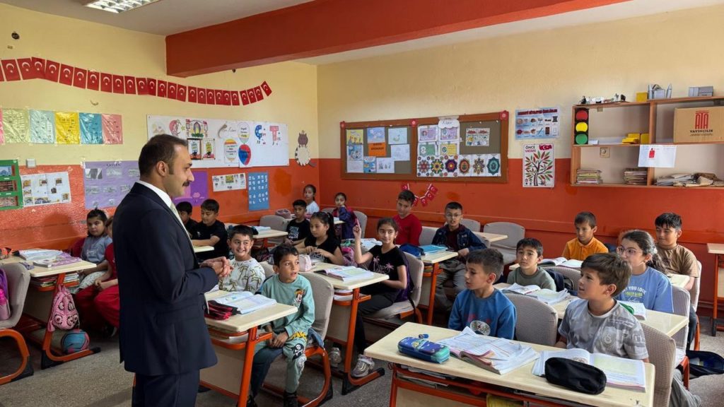 Kocak, Atatürk ve Yeniçubuk İlkokulları’nı Ziyaret Etti