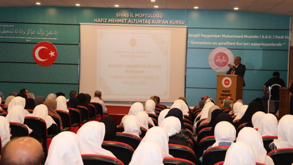 Kur’an’ı Anlamak ve Arapça Dersi Programı Yıl Sonu Kapanış Töreni Gerçekleştirildi