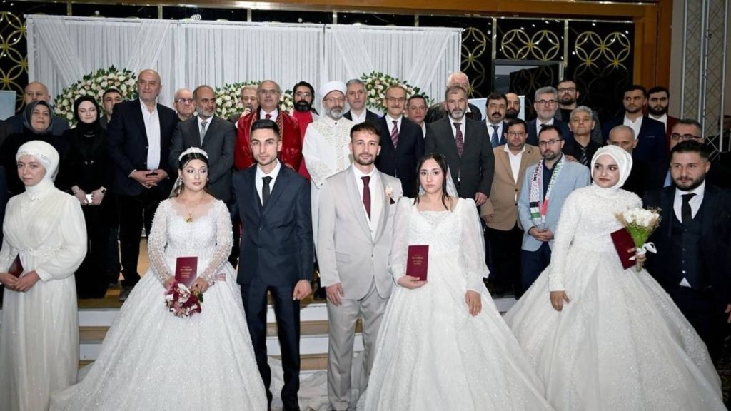 Mehir Vakfı’ndan Yılın Vakfı Ödülü: Gençleri Evlendirme ve Mehir Vakfı’ndan Toplu Nikah Hamlesi