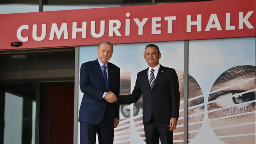 Cumhurbaşkanı Erdoğan, Özgür Özel’i Telefonla Arayarak Geçmiş Olsun Diledi