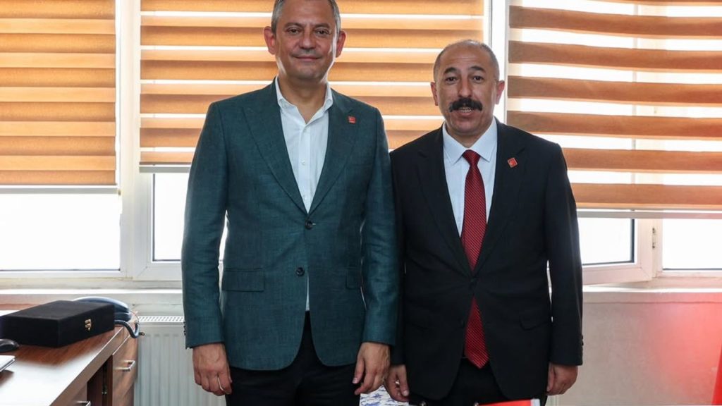 Özgür Özel’e Saldırıya Tepkiler Büyüyor, CHP Sivas İl Başkanı Kınadı