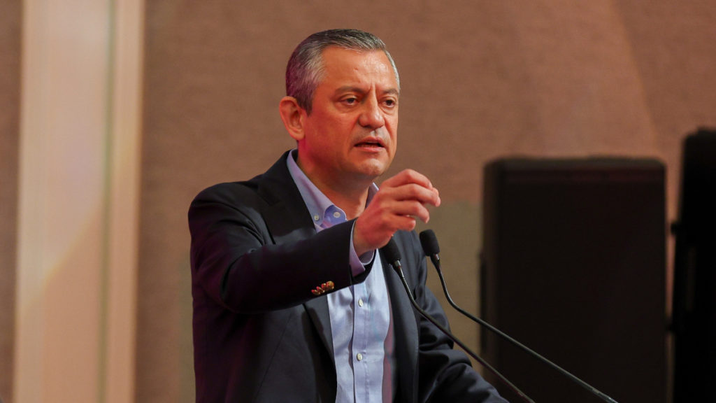 Özgür Özel’den Bayram İkramiyesi Eleştirisi