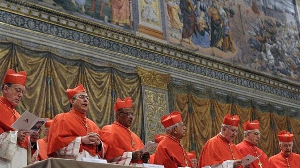 Papa Seçimi Sürecinde Siyah Duman Yükselmeye Devam Ediyor