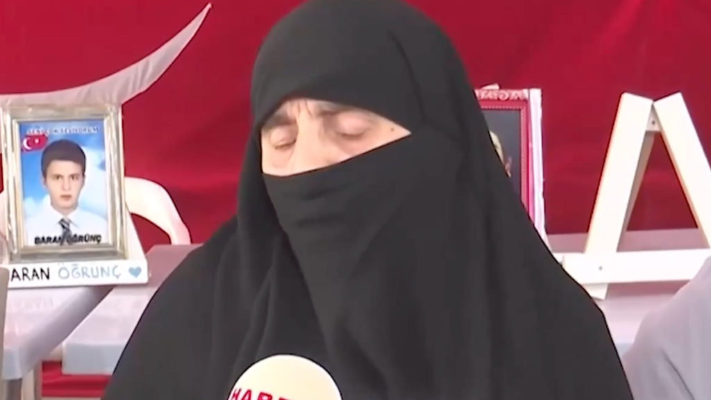 PKK Fesih Kararını Açıkladı, Diyarbakır Annelerinden Duygusal Tepki