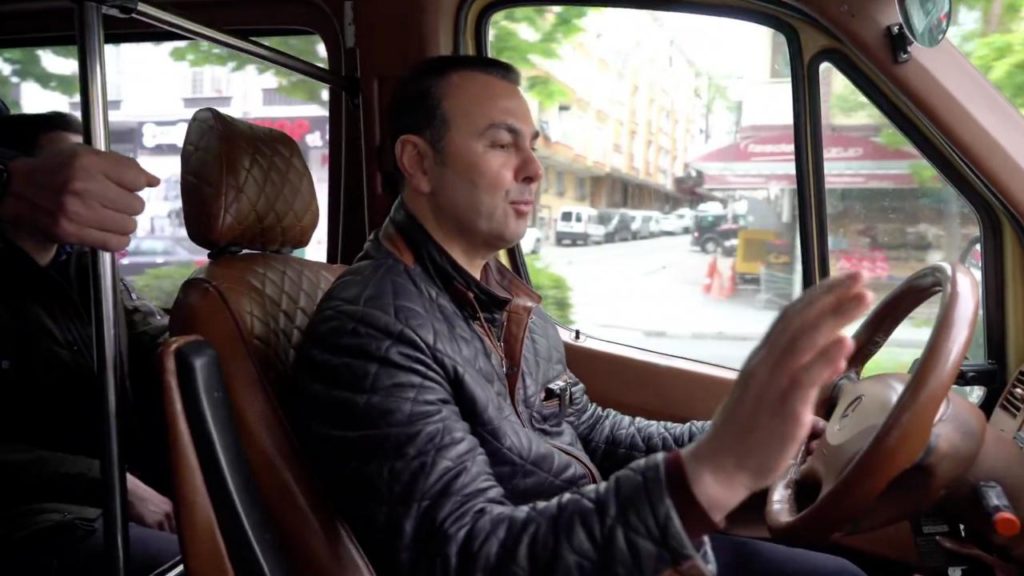 Seyithan İzsiz, 1 Mayıs Emek ve Dayanışma Günü’nde Minibüsçü Esnafıyla Bir Araya Geldi