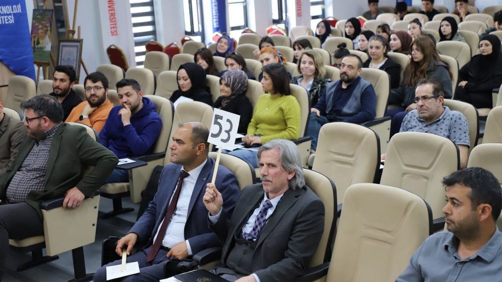 Sivas Bilim ve Teknoloji Üniversitesi’nde “İyilikte Yarışanlar” Müzayedesi Gerçekleştirildi