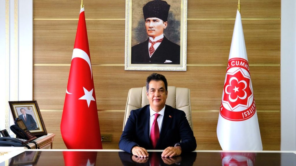 Sivas Cumhuriyet Üniversitesi Rektörü Prof. Dr. Ahmet Şengönül’den Anneler Günü Mesajı