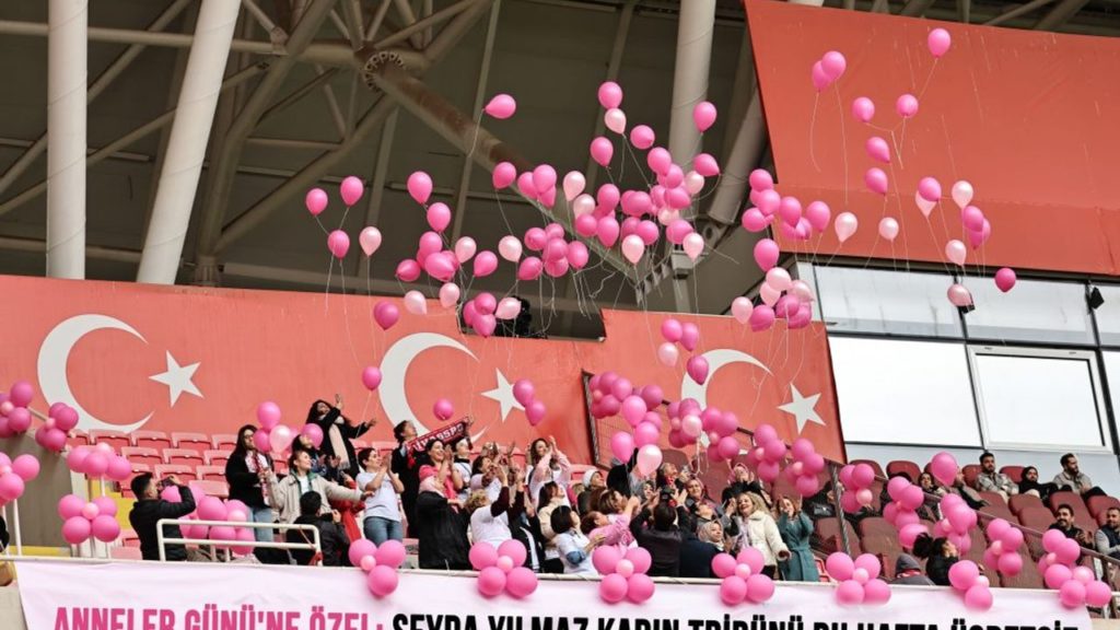 Sivasspor, Anneler Günü’nde kadın taraftarlarına özel ücretsiz bilet fırsatı sundu