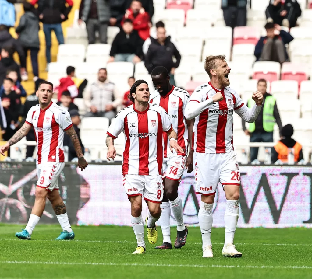 Sivasspor İçin Son Viraj! Kritik Maçta Hedef Galibiyet
