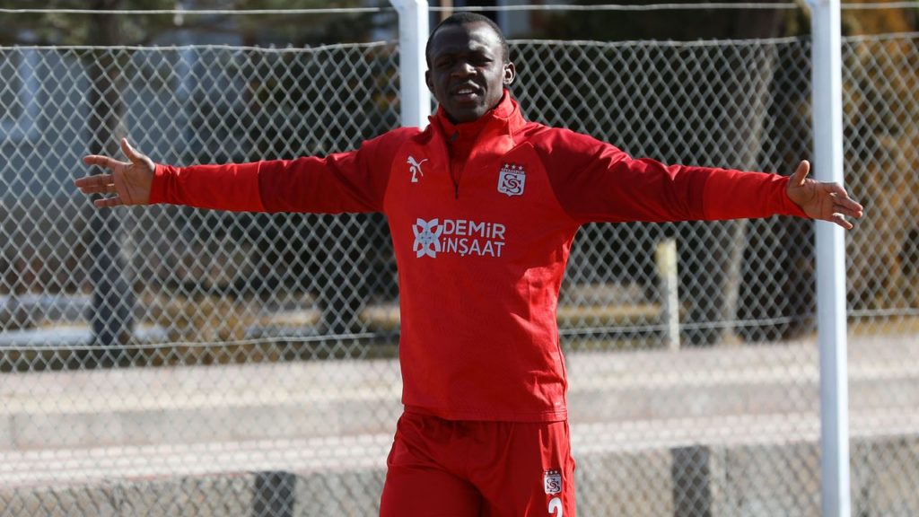 Sivasspor, Süper Lig’e Veda Etti: Arouna Kone’den Destek Mesajı