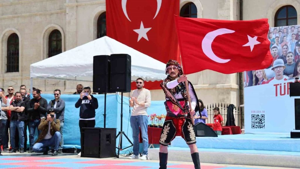 Sivas’ta 19 Mayıs Atatürk’ü Anma, Gençlik ve Spor Bayramı Etkinlikleri