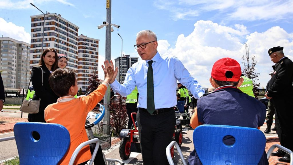 Sivas’ta Çocuklara Trafik Bilinci Eğitimi