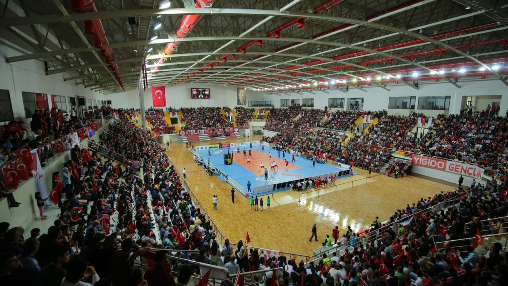 Sivas’ta Hentbol ve Voleybol Heyecanı Bir Arada