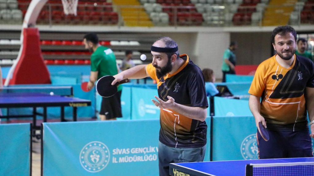 Sivas’ta Kamu Kurum ve Kuruluşlar Arası Masa Tenisi Turnuvası Sona Erdi