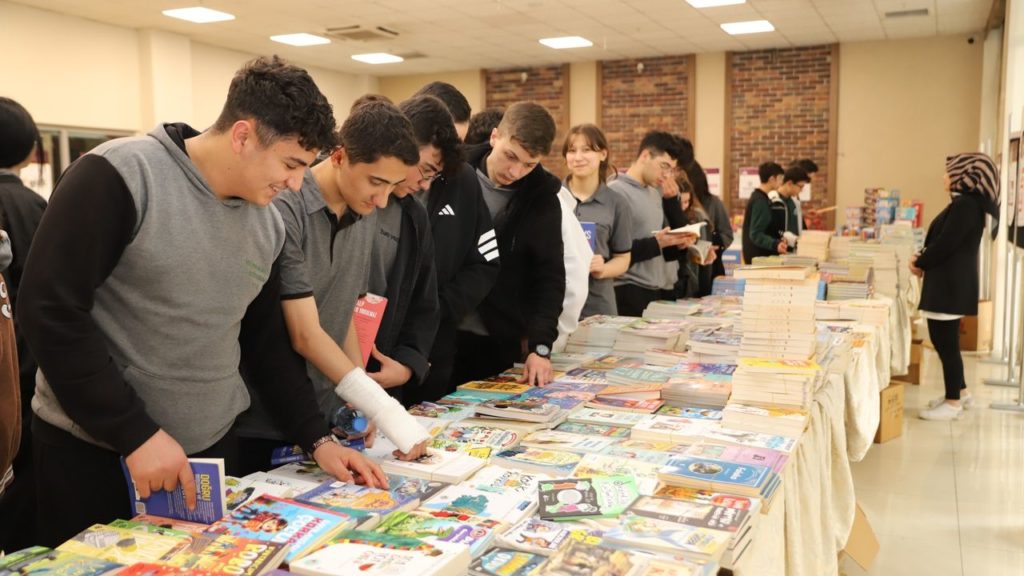 Sivas’ta Kütüphaneler Haftası’nda Kitap Seferberliği