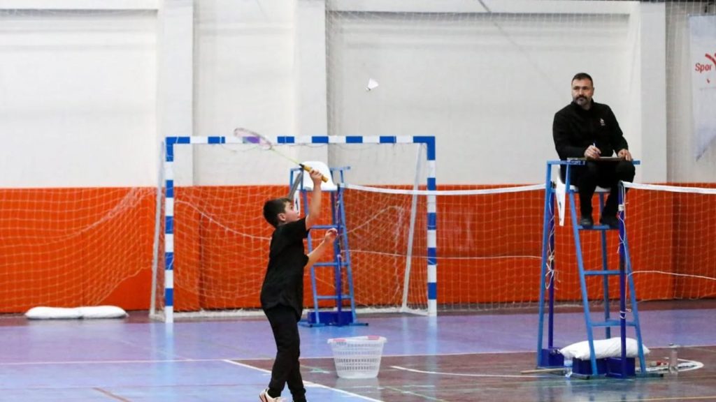 Sivas’ta Okullar Arası Badminton İl Birinciliği Başladı